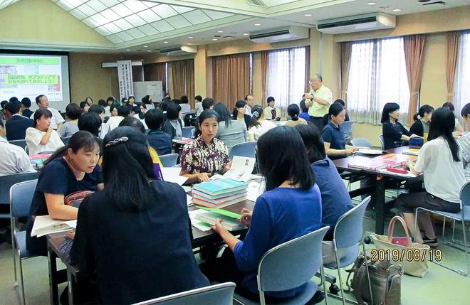 写真5.学校司書等に向けた学校図書館活用教育普及講座の様子